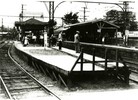 大正2年(1913)の京王電気軌道開通当時，調布駅は現在地より西方にありました。大正5年の多摩川原線開通と同時に「調布銀座」の前に移転しました。この写真は2番目の調布駅です。