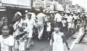 大和通り商店街にて撮影。<br />
南街連合自治会の下で子供神輿や山車は広範囲にわたって練り歩きました。<br />

