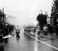 昭和39年（1964）10月8日、日野市内を通過した時の様子。写真は甲州街道の日野橋の南。
