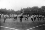 昭和初期、スポーツは教育の一部分として定着していましたが、戦時体制が激しくなるにつれ青少年の体育は重要視されていきます。東京府立第四高等女学校（現・都立南多摩中等教育学校）『会報』より